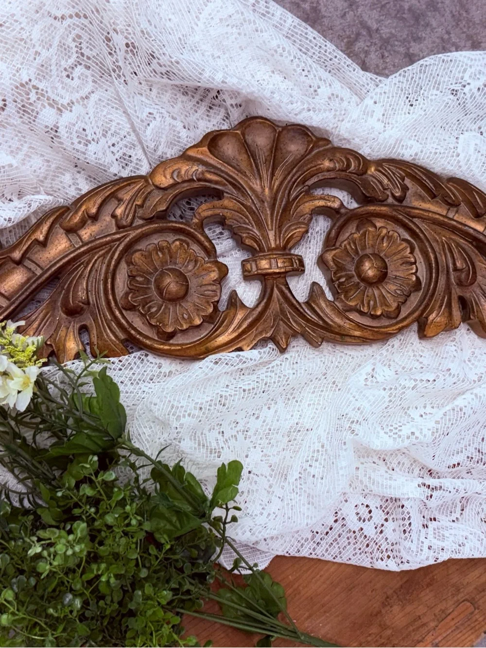 Vintage style wall accent